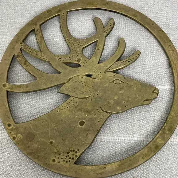 7” Round Solid Brass Stand With Deer Head. - Picture 8 of 8